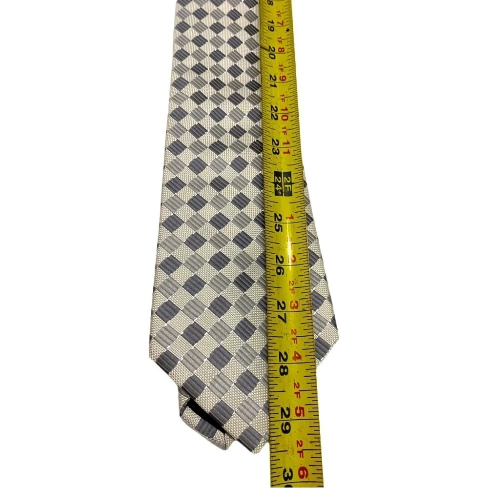 Van Heusen Silk Tie Hand Made Stain Resistant Tipped Pull String Bar Tac